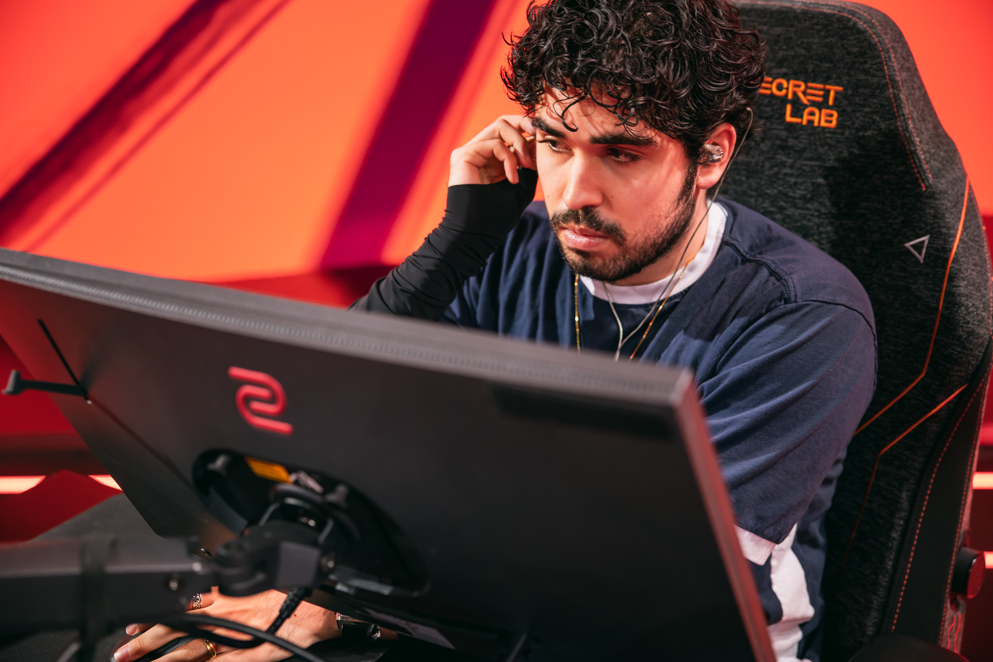 Erick "aspas" Santos, jogador de VALORANT do MIBR, com semblante sério no VCT Americas.